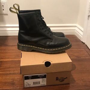 Women’s size 9 Dr. Martens - Black